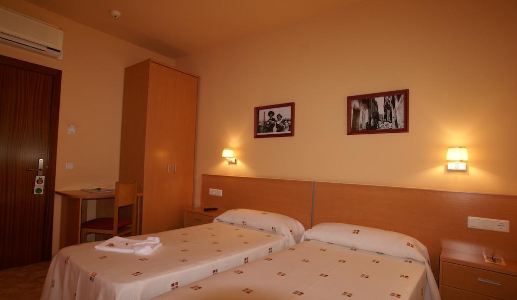 Hotel Mont-Roig Kültér fotó
